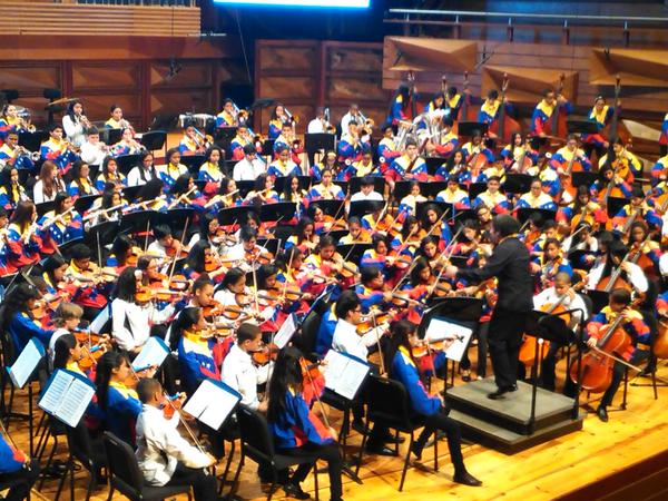 Concierto de niños de Venezuela y EEUU une a ambas naciones a través de la música