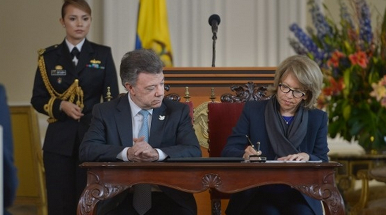 Juan Manuel Santos firmó ley que sanciona el delito.