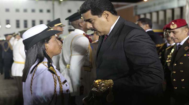 El jefe de Estado venezolano, Nicolás Maduro honró a la mujer venezolana, leal a la defensa del país suramericano.