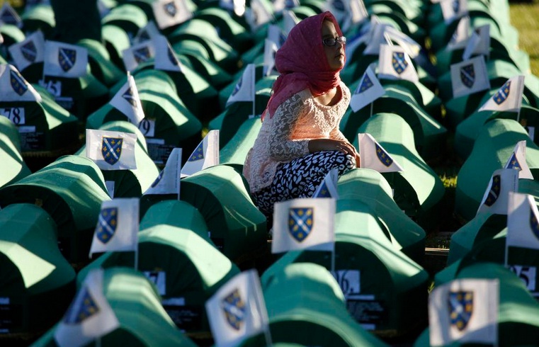Ocho mil musulmanes murieron en Srebrenica