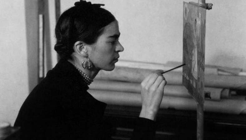 Frida decía "me pinto a mí misma, porque soy a quien mejor conozco".