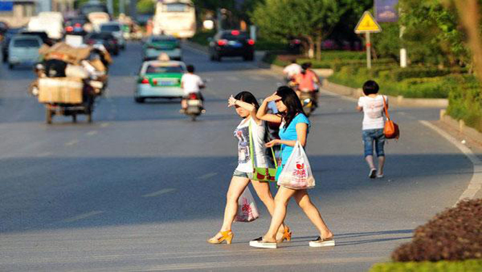 Las altas temperaturas siguen afectando a los chinos.