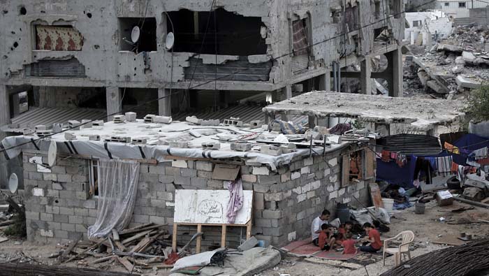 La más reciente arremetida de Israel contra los palestinos ha dejado 18 mil casas destruidas, que no han podido ser recuperadas.