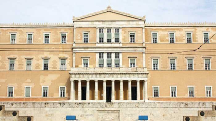 El Legislativo heleno debatirá las reformas enviadas por el Ejecutivo durante las próximas 48 horas