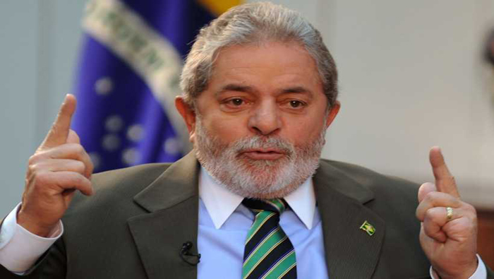 Lula terminó su periodo como presidente de Brasil con el 80% de popularidad.