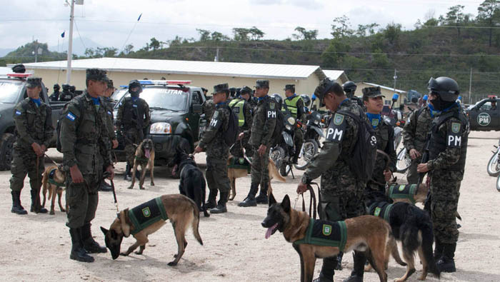 El Gobierno de El Salvador desarrolla un combate a las pandillas en la que emplea tres batallones especiales de 200 efectivos cada uno.