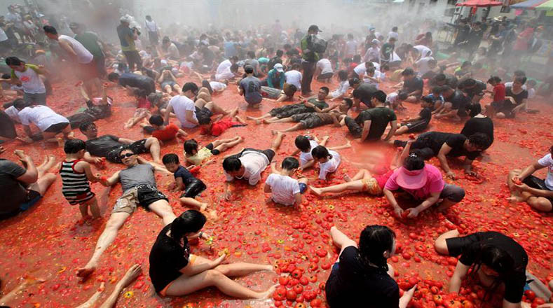 Boryeong llegó a un acuerdo en 2013 con el municipio valenciano de Buñol para celebrar el popular festival en el que las personas se llenan de tomate 