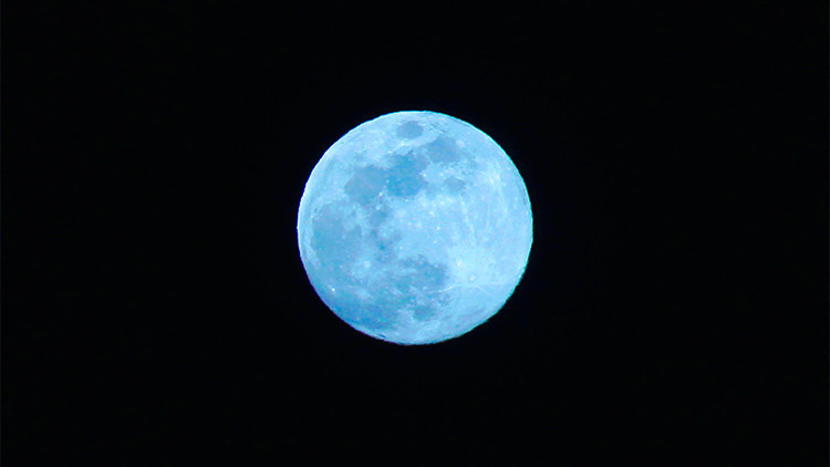 Es la primera 'luna azul' que aparece en los cielos desde el pasado 31 de agosto de 2012.