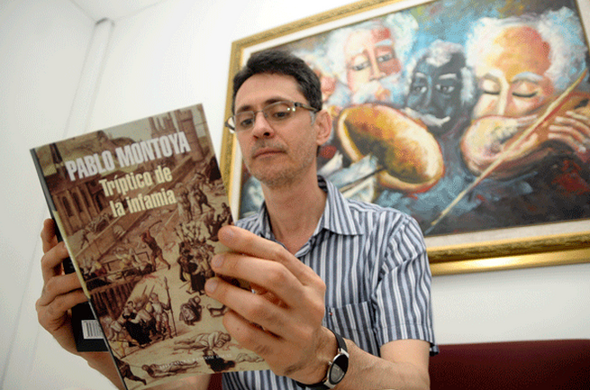 El escritor colombiano, de 52 años, también profesor de literatura en la colombiana Universidad de Antioquia.