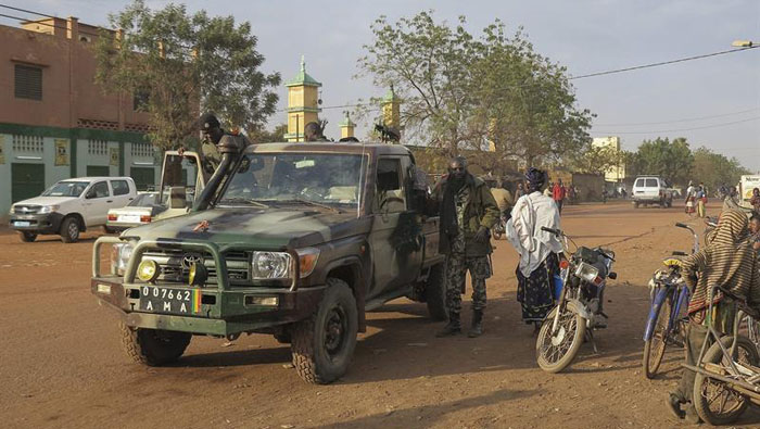 El Ejército de Mali se mantiene en las calles para restablecer el orden.