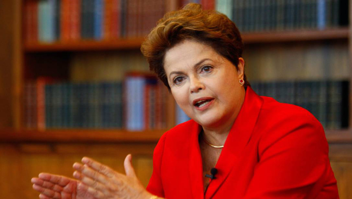 Rousseff llamó a los brasileños a unirse para el crecimiento del país.