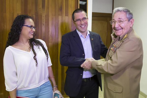 El presidente cubano, Raúl Castro, recibió al vicepresidente de Venezuela, Jorge Arreaza este sábado.