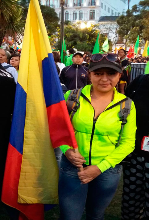 Los ecuatorianos salieron en defensa de la Revolución Ciudadana que impulsa el presidente Rafael Correa.