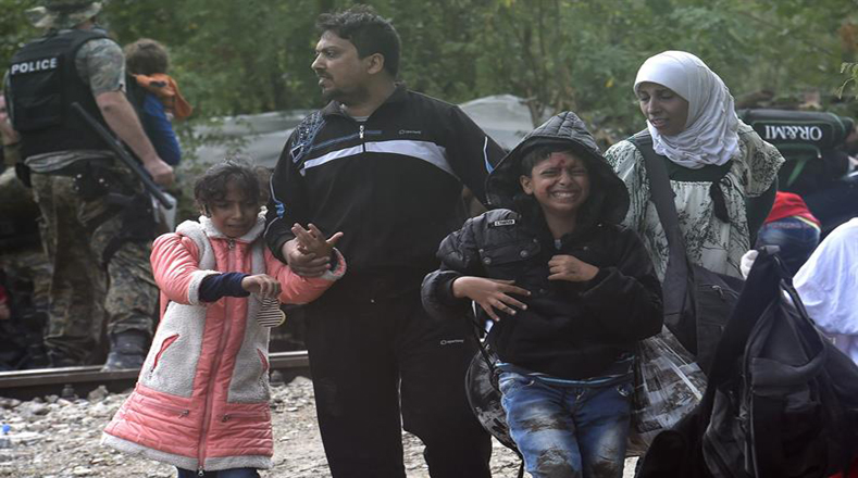 Los migrantes tuvieron que esperar 48 horas en la línea fronteriza para poder ingresar a territorio de Macedonia.