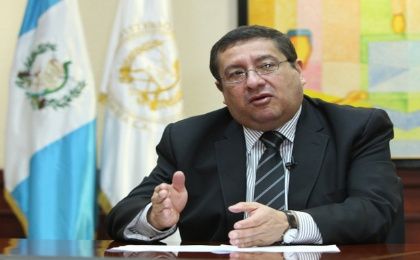 El ministro Finanzas, Dorval Carías, renunció a su cargo junto a los de Comunicaciones y 