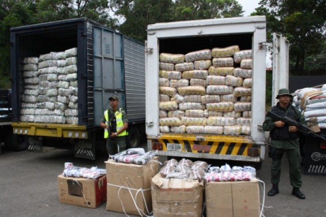 El operativo pretende ubicar a las cabecillas de los grupos contrabandistas que operan desde la frontera con Colombia, para liberar los alimentos al pueblo, presos por las mafias. 