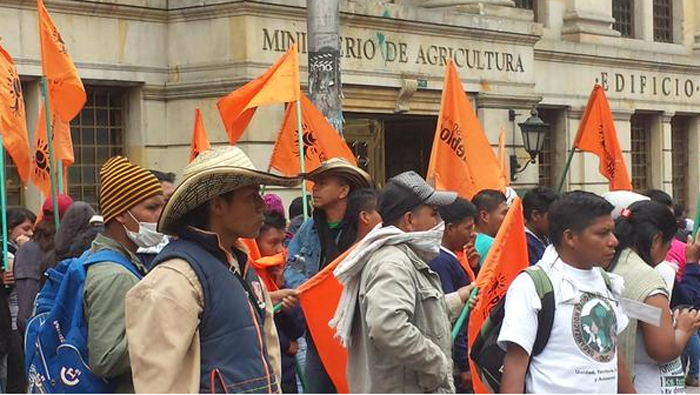 Campesinos condenan incumplimiento de promesas del presidente Juan Manuel Santos.