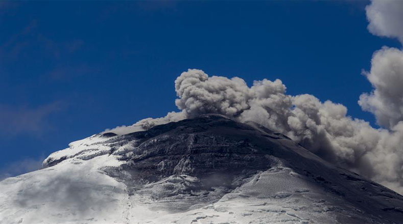 El volcán ha registrado una alta actividad sísmica, más de cien temblores de acuerdo a información del Instituto Geofísico. 