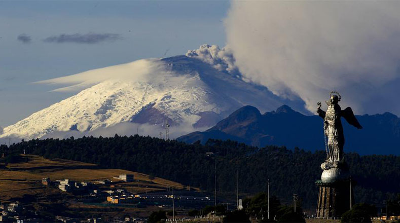 Desde Quito se puede apreciar la superficie del volcán siempre y cuando existan buenas condiciones climáticas. 
