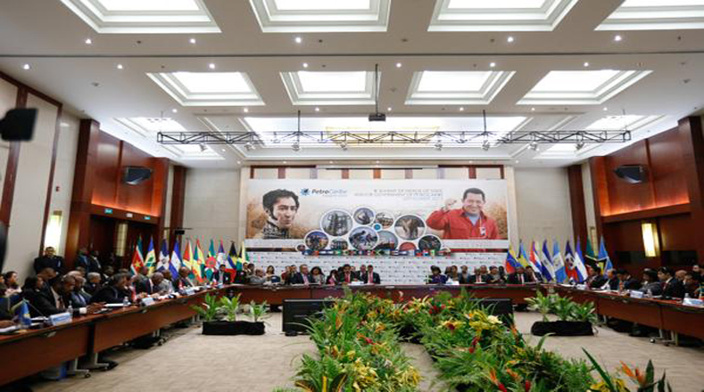 "Bolívar rompió los tiempos con la Carta de Jamaica y con la espada", dijo el Mandatario venezolano en su intervención en la X Cumbre de Petrocaribe.