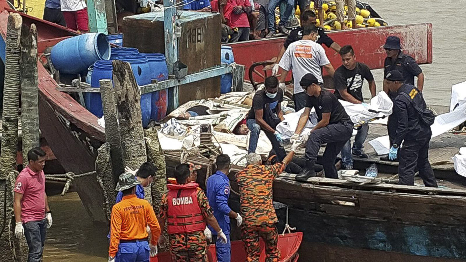 La Agencia Marítima Malasia rescató a 20 personas con vida