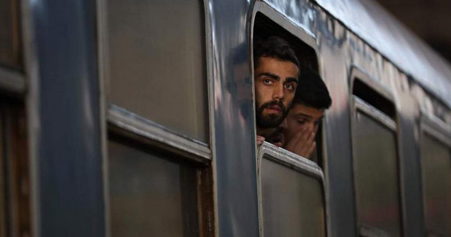 260 personas cruzaron la frontera desde Hungría tras la llegada masiva de personas el fin de semana