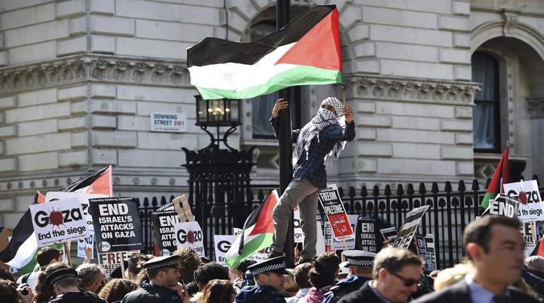 La Campaña de Solidaridad con Palestina fue apoyada por otros grupos como ‘War on Want’, el Foro Palestino en el Reino Unido, la Campaña para el Desarme Nuclear ‘Stop the War’, y la Iniciativa Musulmana Británica.