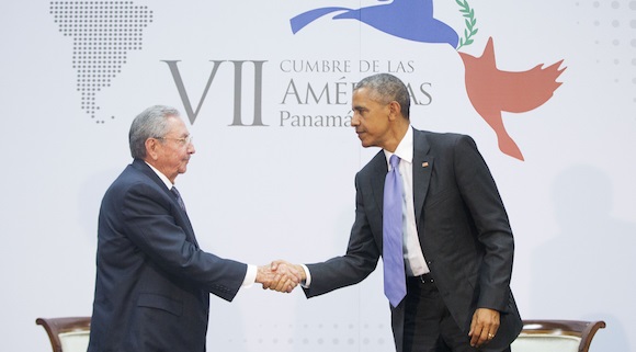 El encuentro de los presidentes Raúl Castro y Barack Obama durante la Cumbre de las Américas, en abril pasado, significó un momento simbólico del nuevo camino emprendido por las dos naciones.