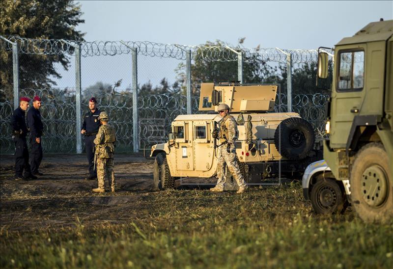 Dos mil efectivos militares estarán en la frontera austriaca con Hungría