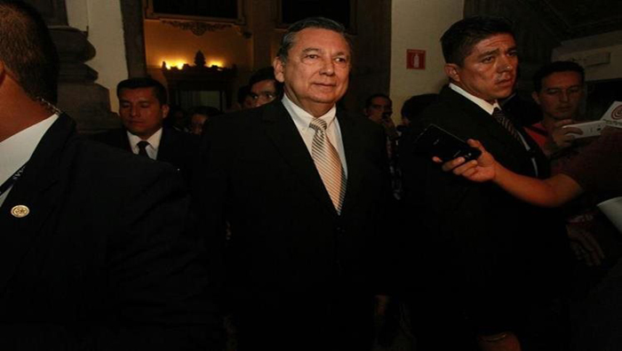 Juan Fuentes Soria juró frente al Congreso como vicepresidente.