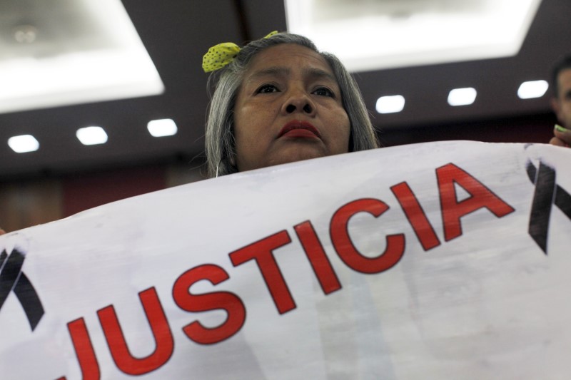 Ayotzinapa: versión insostenible