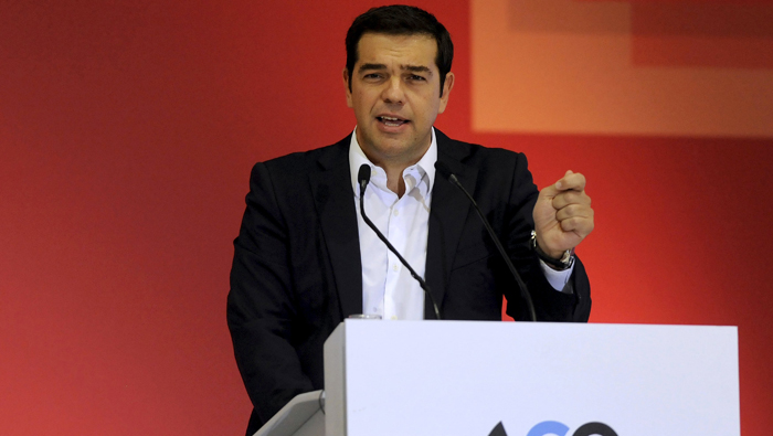 Tsipras llamó a los indecisos a salir a ejercer su derecho al voto.