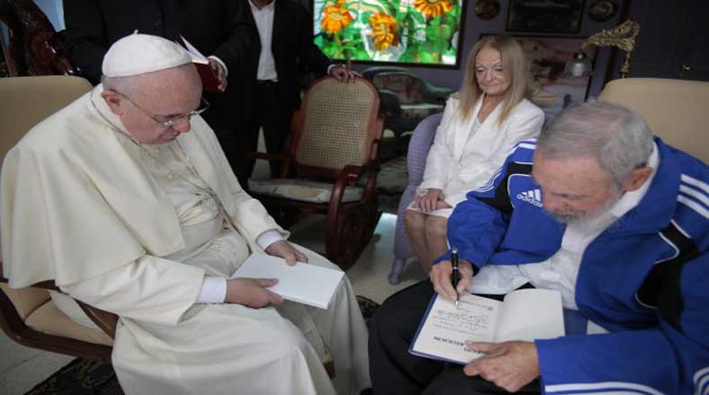 El Papa Francisco y Fidel conversaron sobre la importancia de preservar la paz mundial