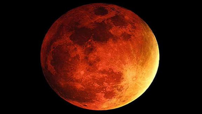 La luna roja ha sido objetos de numerosos mitos y creencias en América Latina