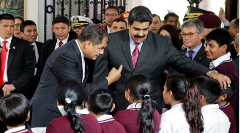El jefe de Estado venezolano saludó a los niños que participaron en el acto protocolar del diálogo por frontera colombo-venezolana. 
