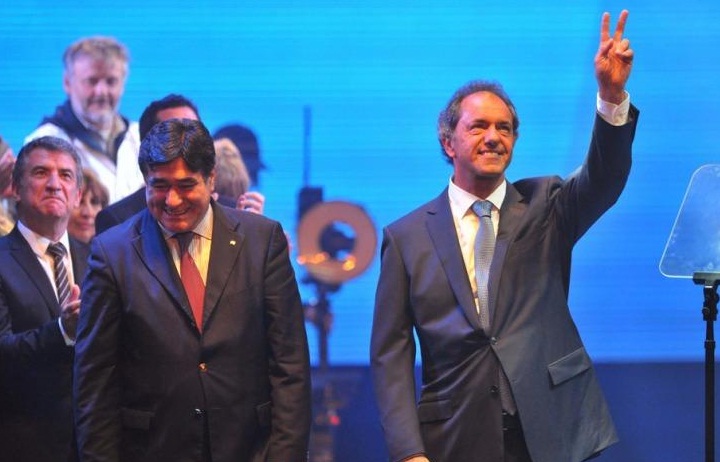 Scioli se comprometió impulsar la economía de Argentina