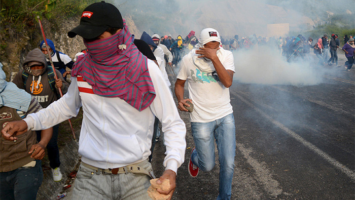 Los enfrentamientos se desataron cuando los estudiantes se dirigían a la capital mexicana.