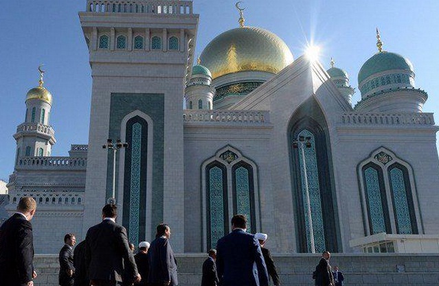 La mezquita tiene capacidad para 10 mil fieles