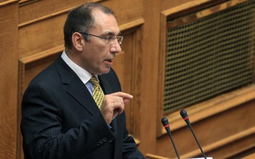 El nuevo viceministro griego de Transportes, Dimitris Kamenos, dimitió a sólo horas después de prestar juramento.