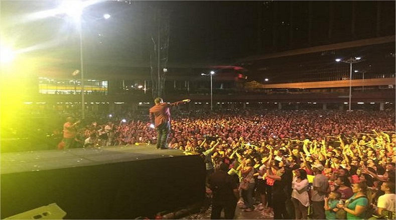 Miles de venezolanos y colombianos se unieron para cantar y corear en honor a la paz.
