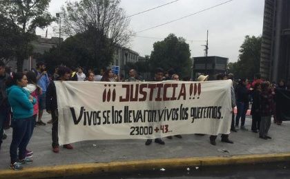Padres de los normalistas de Ayotzinapa no descansarán hasta encontrar a sus hijos.  