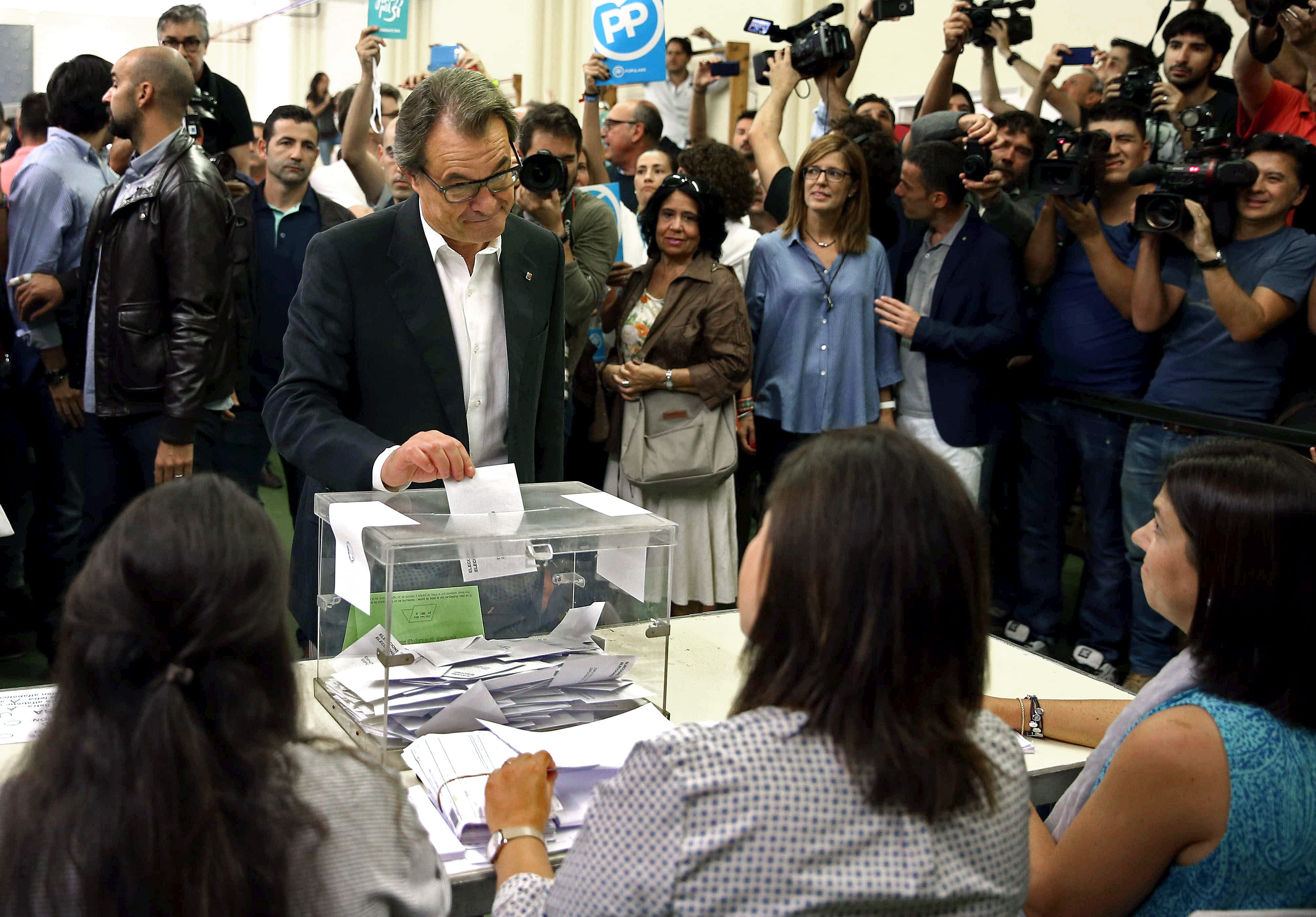 Más de 5 puntos aumentó la participación electoral en estas parlamentarias de Cataluña.