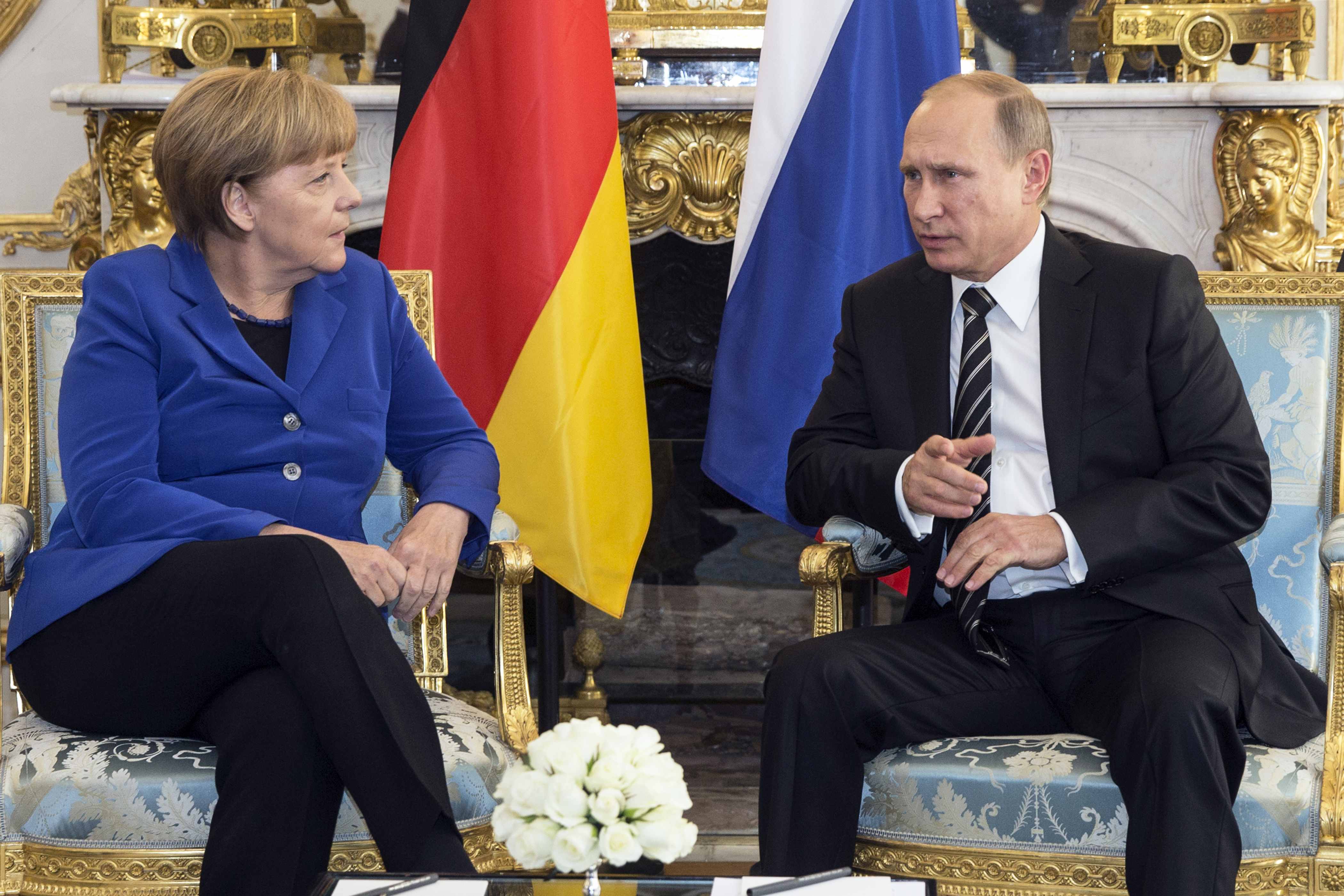 La postura de la canciller alemana se asemeja a la de Putin, coincide en la necesidad de incluir a Al Asad en la resolución del conflicto en Siria.