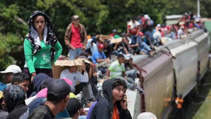 Decenas de miles de migrantes centroamericanos cruzan México hacia los EE.UU. cada año en busca de una vida mejor.