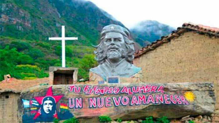 Evo Morales resaltó la importancia del ejemplo del Che para las nuevas generaciones durante el homenaje en La Higuera.