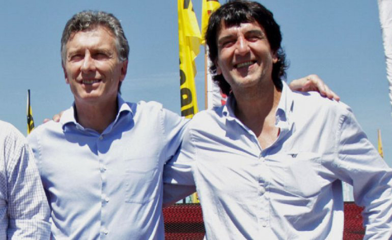 Carlos Melconian (derecha) es miembro del equipo económico de Mauricio Macri (izquierda).