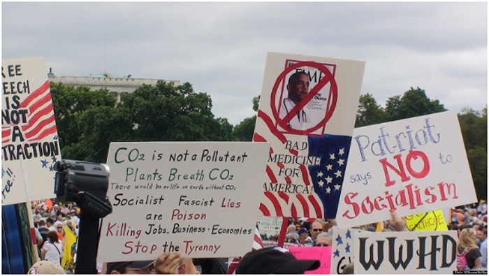 Negacionistas del cambio climático protestan en Washington.