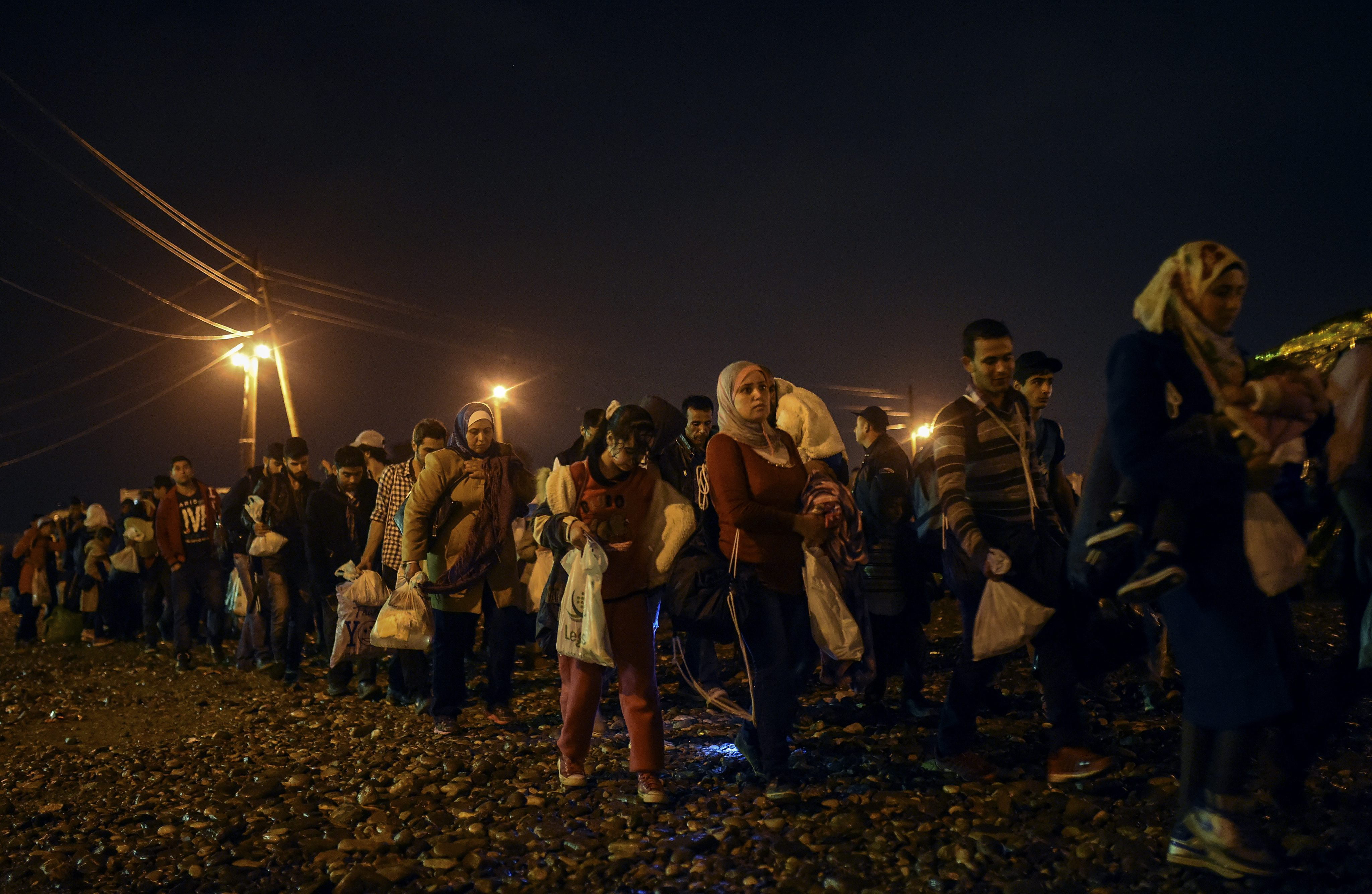 Políticos, analistas y diversas personalidades mundiales señalan que Europa tiene gran responsabilidad en la actual crisis de refugiados por promover guerras en las naciones de donde huyen esas personas.