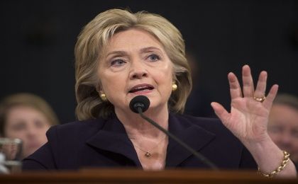 Hillary Clinton indicó que se encuentra abierta a las investigación, pero espera no afecten su candidatura presidencial.