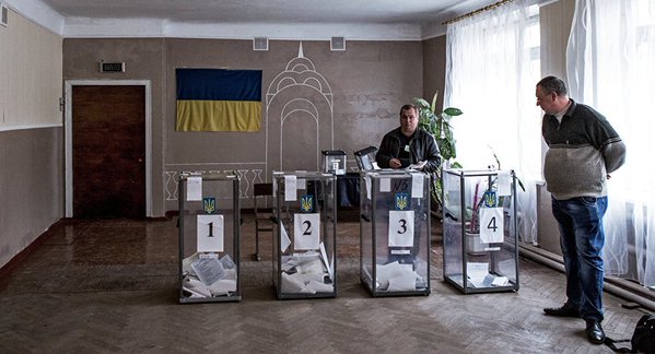Las elecciones en Ucrania se desarrollan bajo un panorama lleno de descontento y bajo una profunda crisis económica y política.